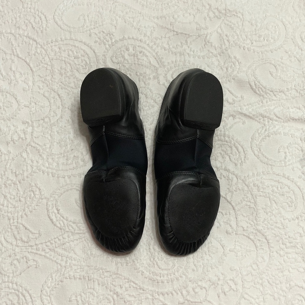 Capezio Size 12M Womens Black Split-Sole Slip-On Dance Shoes - Picture 8 of 9
